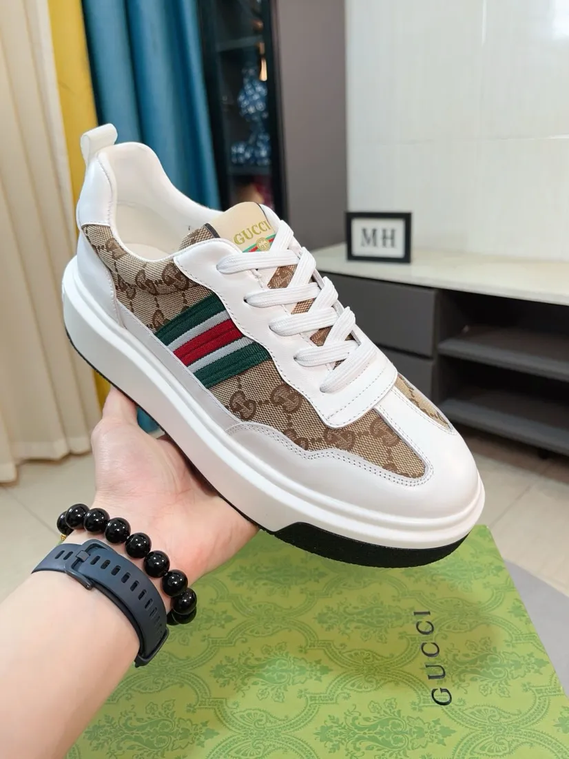 Men's shoes 💰458🌹🌹[GUCCI] Gucci's new lace-up casual men's shoes are on the market first, and the materials and workmanship are superior to all versions on the market. The highest quality shipped first-layer cowhide with imported original perforated materials➕Genuine leather lining, privately molded soft outsole, high foot comfort, imported special materials highlight the brand's unique charm, high-end customization 38-44